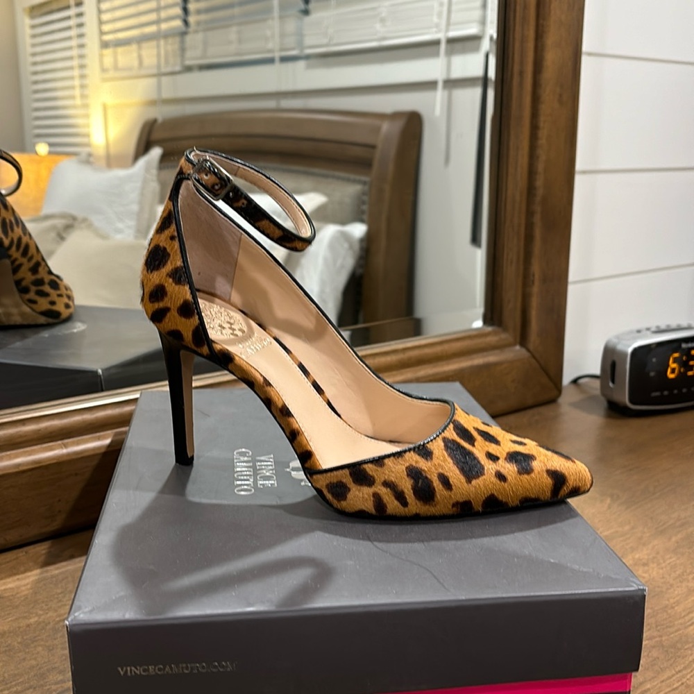 Vince Camuto Size 7